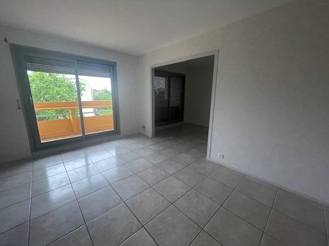 Appartement de 65 m² à DECINES CHARPIEU