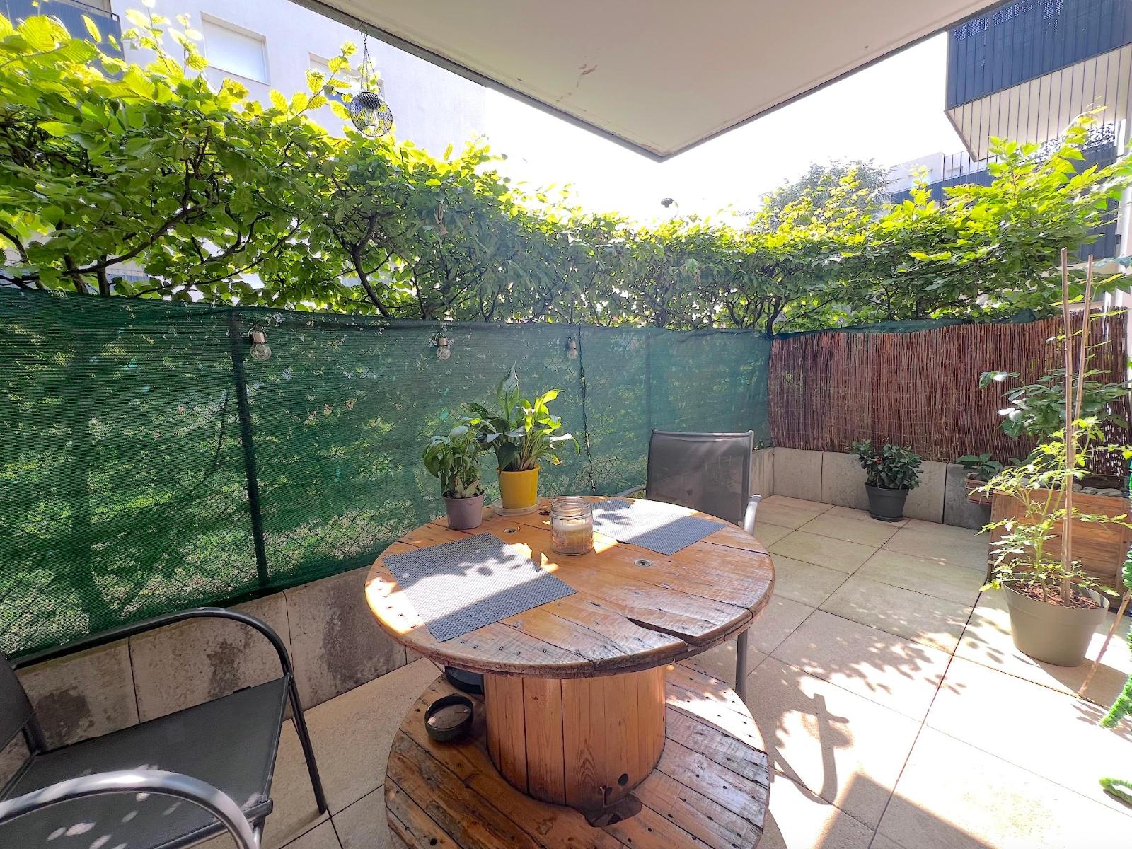 Appartement de 37 m² à DECINES CHARPIEU
