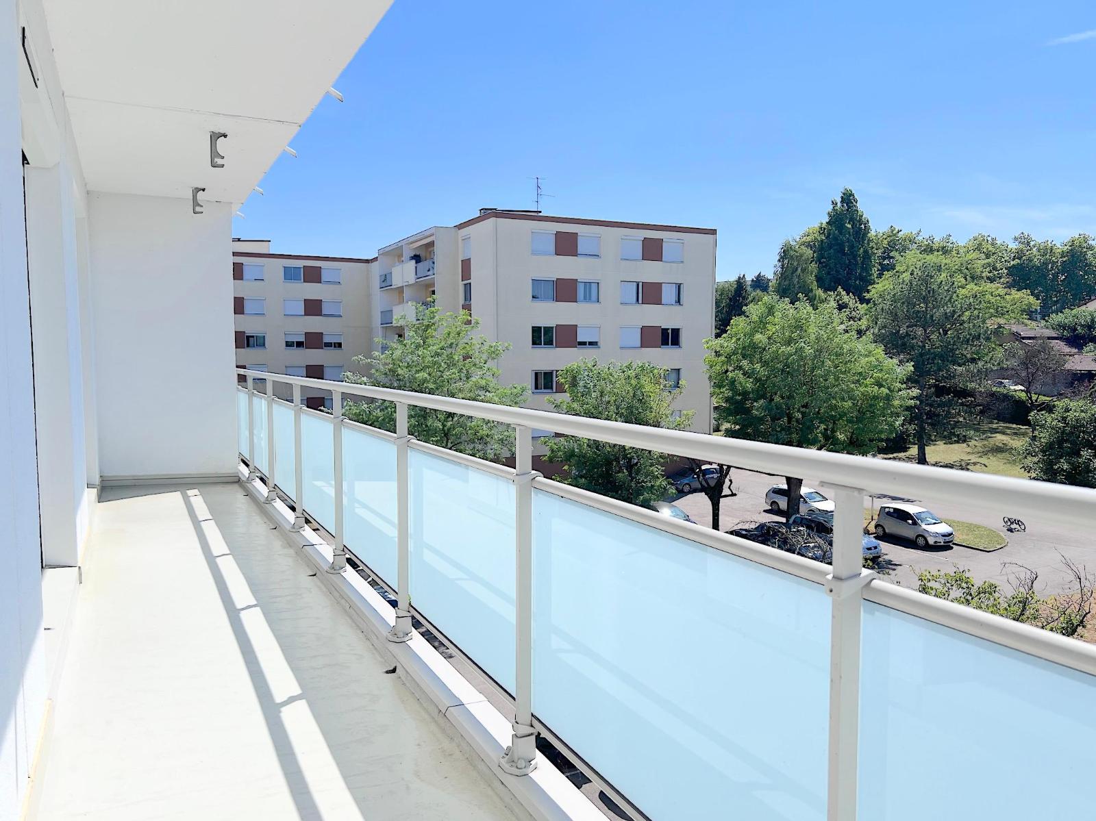 Appartement de 39 m² à DECINES CHARPIEU