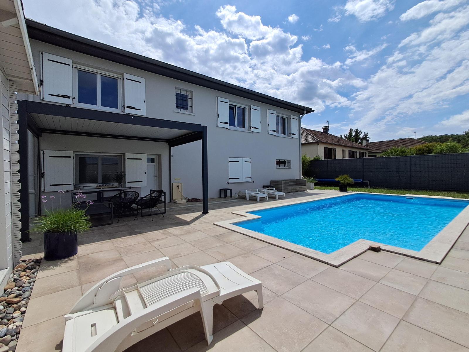 Maison de 140 m² à MEYZIEU