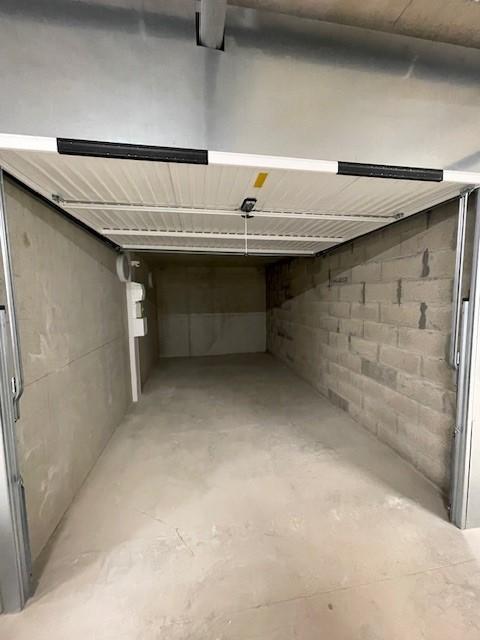 Garage / box à DECINES CHARPIEU