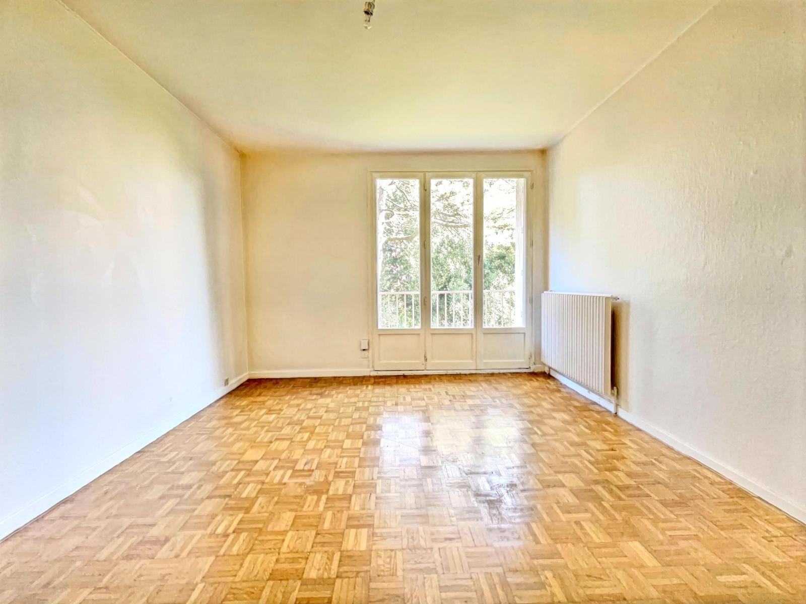 Appartement ancien de 50 m² à DECINES CHARPIEU
