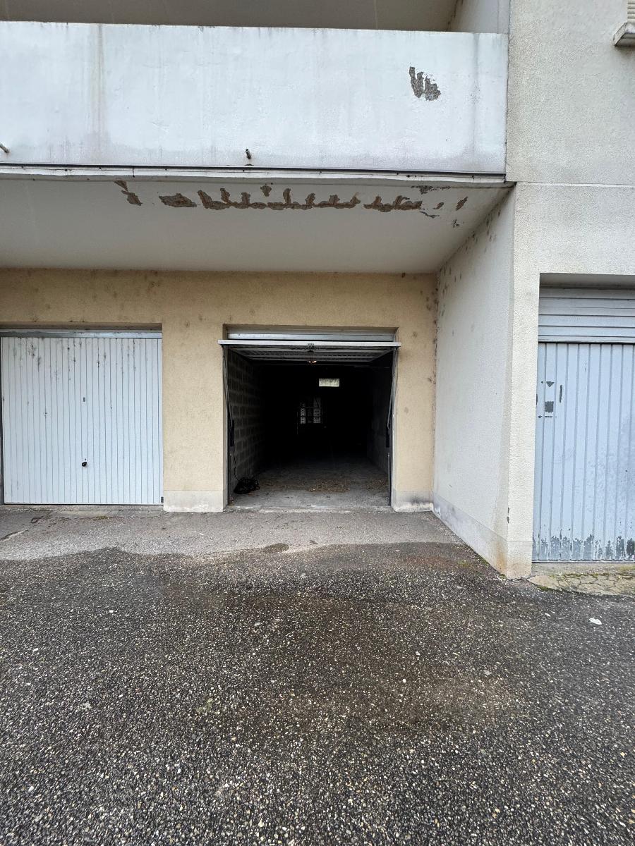 Entrepôt de 47 m² à DECINES CHARPIEU – LE MOLARD
