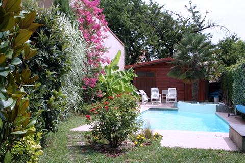 Maison de 237 m² à VAULX EN VELIN