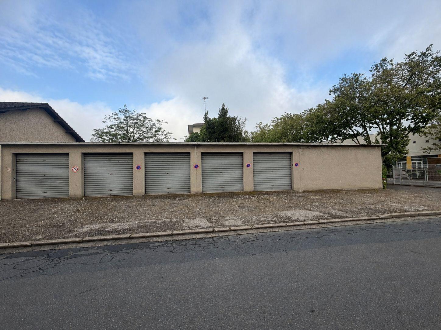 Garage / box à DECINES