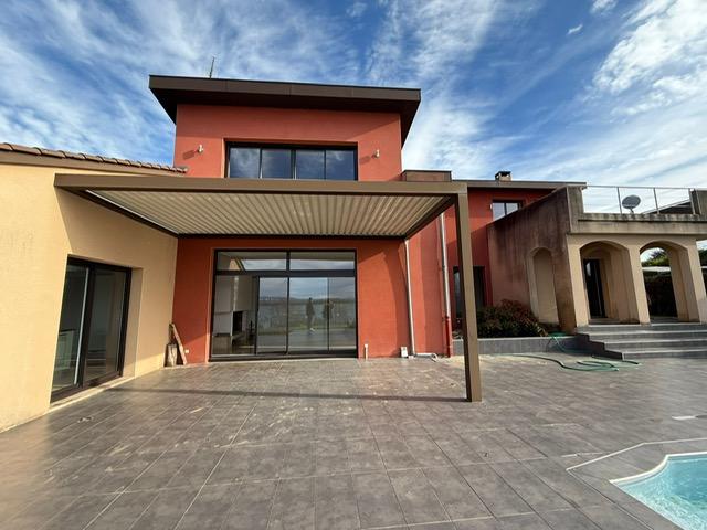 Villa de 240 m² à MEYZIEU