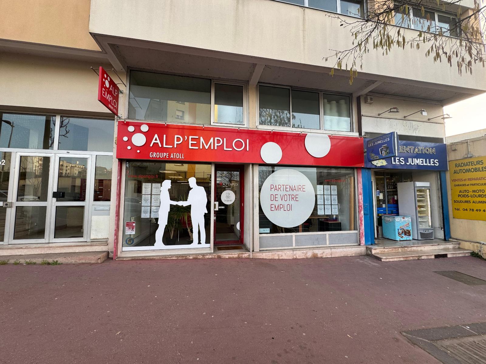 Boutique de 79 m² à DECINES
