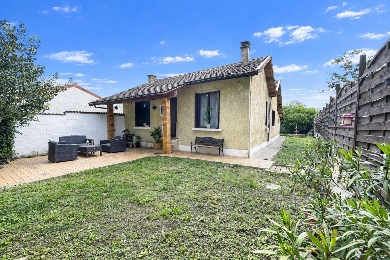 Maison de 101 m² à VAULX EN VELIN