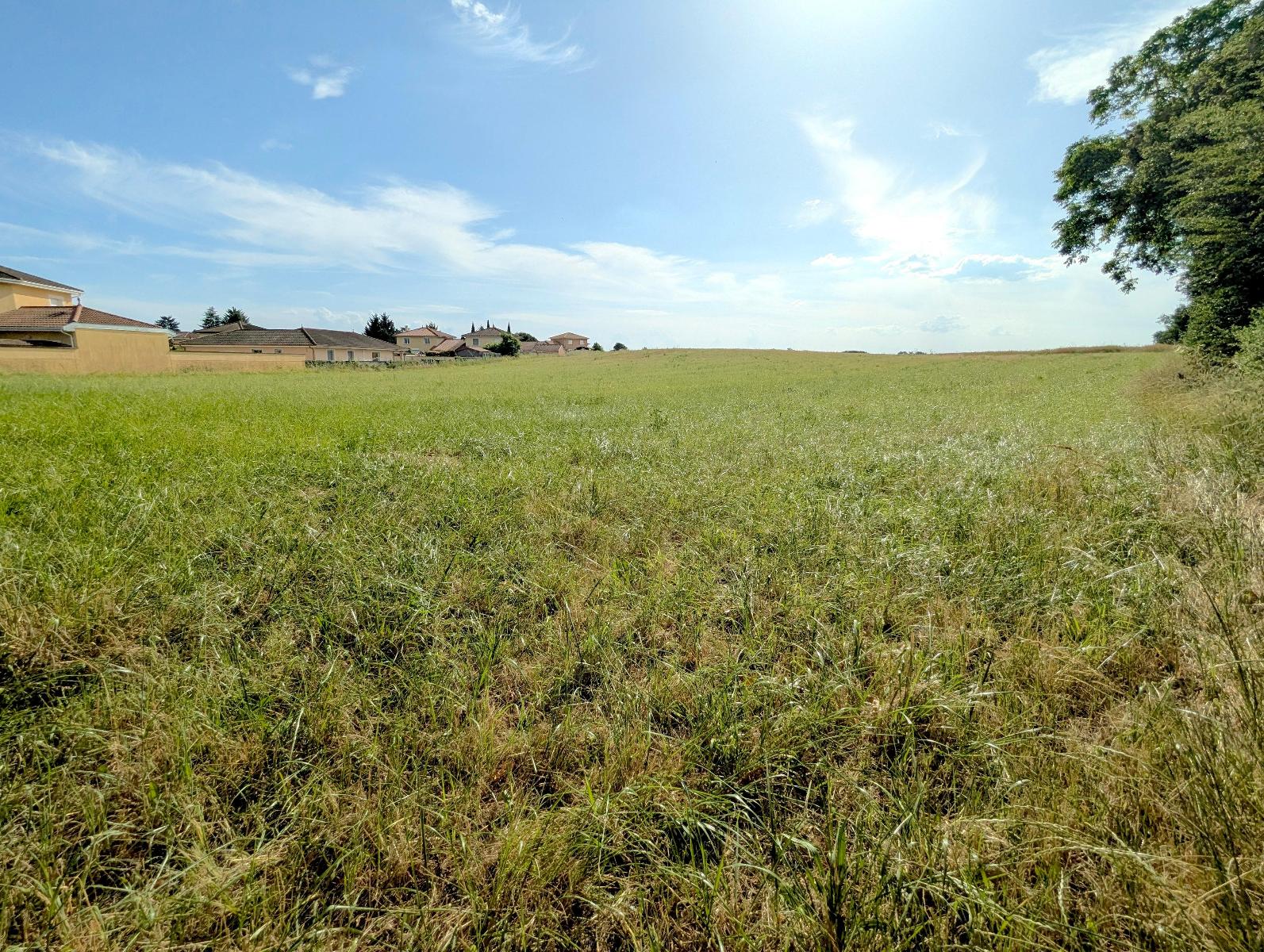 Terrain à bâtir de 909 m² à SATOLAS ET BONCE – BONCE
