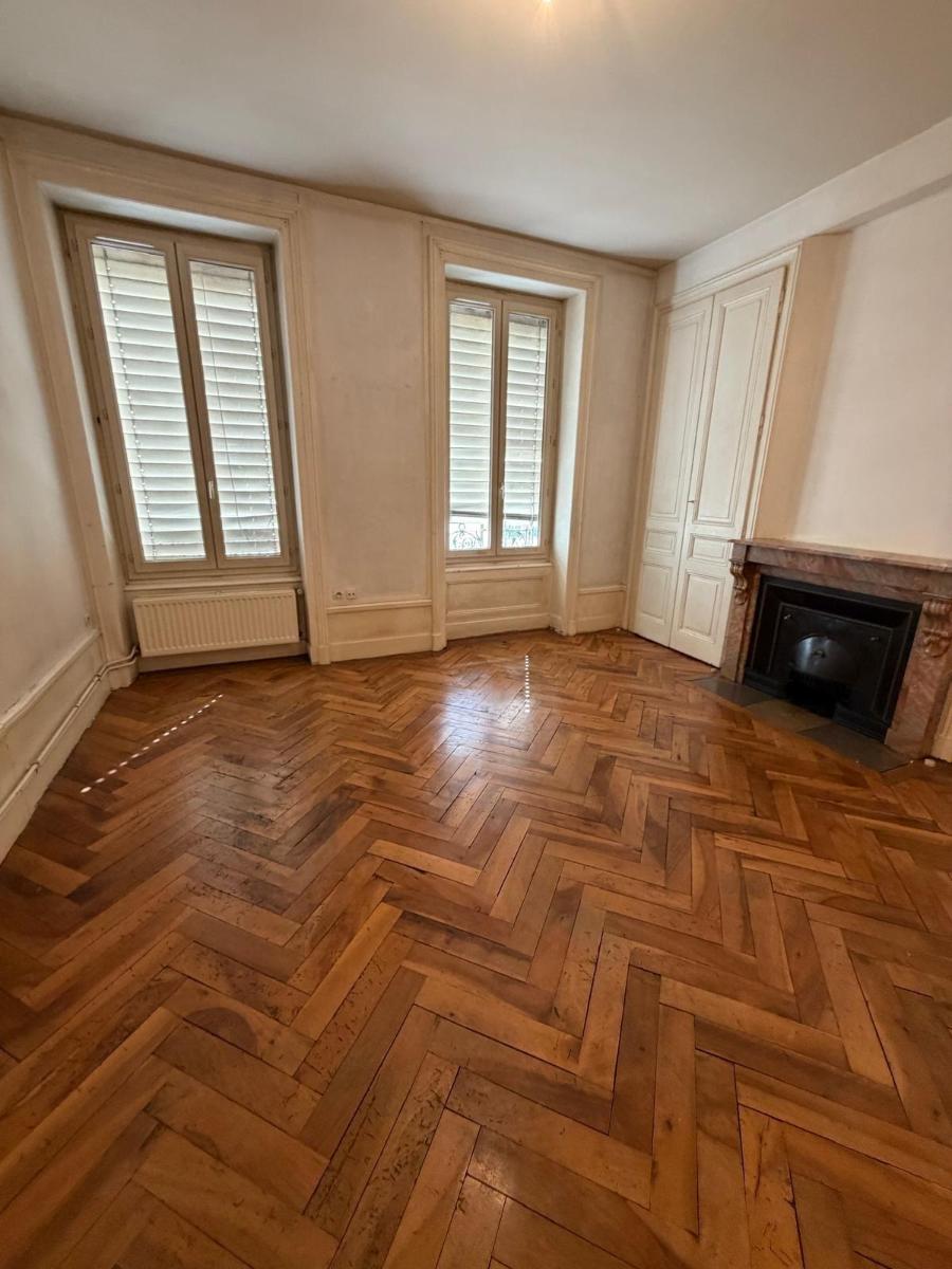 Appartement ancien de 75 m² à LYON 03